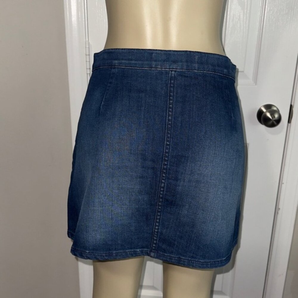 Express Button-Front Mini Skirt - Picture 8 of 8